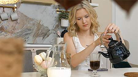 Coffee and hot sex for slim cutie