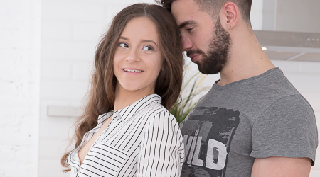 Strangers fall in love and fuck